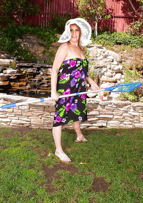 Very attractive american brunette mature Cristine Ruby in sexy skirt in nasty foot fetish outdoor